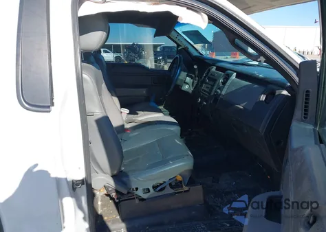 2013 Ford F-150 Xl z USA, uszkodzony, nr VIN 1FTMF1CM5DKE24403